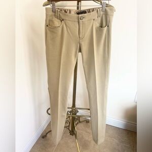Classic Elie Tahari ponte knit slip fit pants!